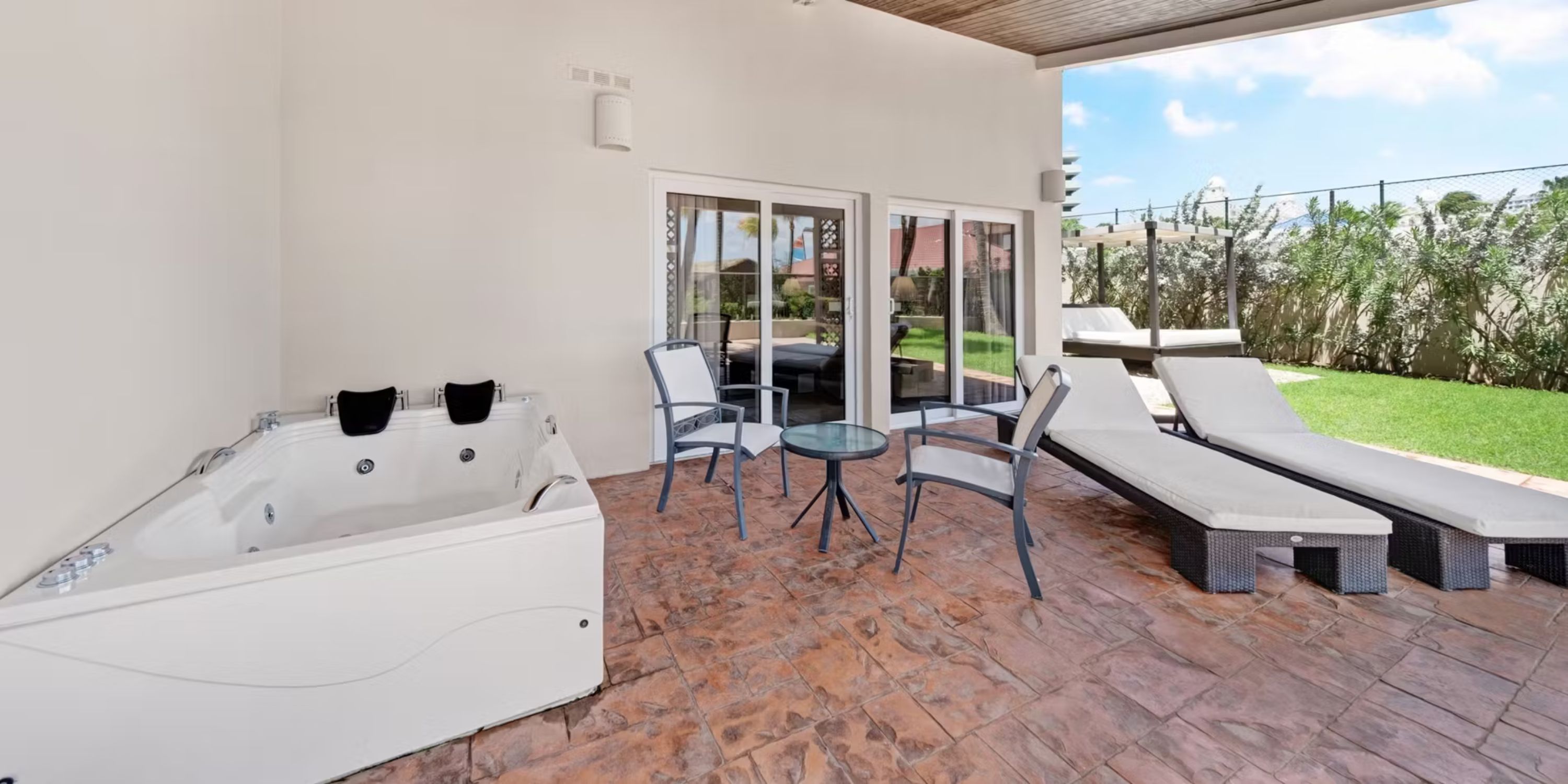 Barcelo Aruba Whirpool Terrace